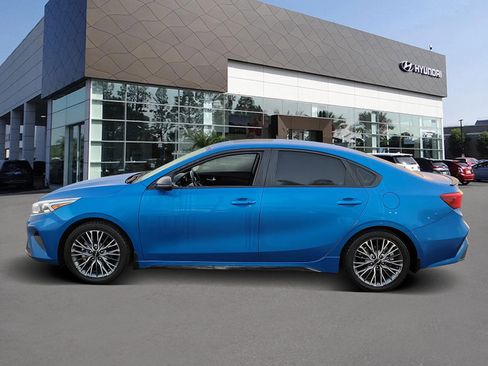 Used 2023 Kia Forte GT-Line w/ GT-Line Premium Package image 3