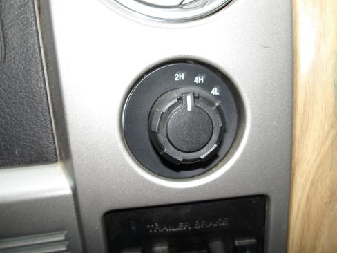 Used 2011 Ford F150 Lariat w/ Lariat Chrome Pkg AWD/4WD image 21