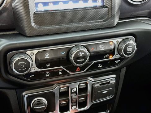 Used 2022 Jeep Wrangler Unlimited Sport AWD/4WD image 15