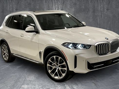 Used 2025 BMW X5 xDrive40i w/ Climate Comfort Package AWD/4WD image 3