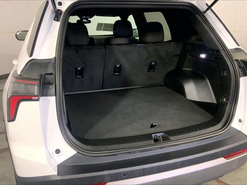 Used 2026 Chevrolet Equinox LT FWD image 4