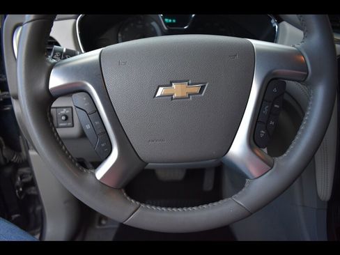 Used 2017 Chevrolet Traverse LT w/ Style and Technology Package image 13
