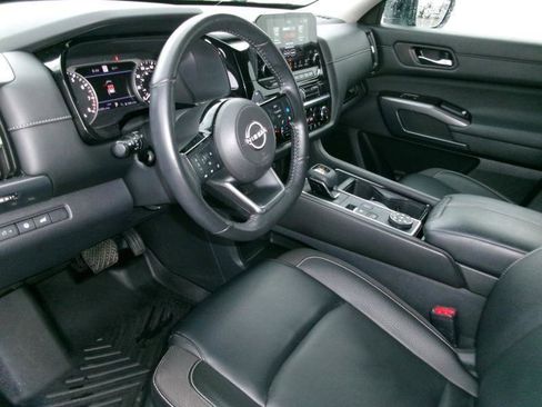 Used 2023 Nissan Pathfinder SL w/ Lighting Package (N92) AWD/4WD image 13