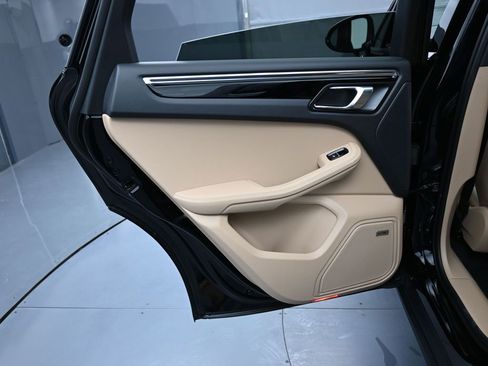 New 2026 Porsche Macan AWD/4WD image 22
