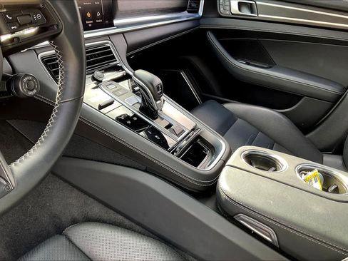 Used 2022 Porsche Panamera Turbo S image 20