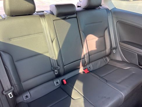 Used 2015 Volkswagen Golf S image 14