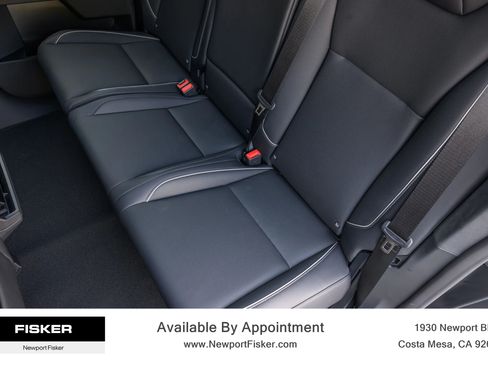 Used 2024 Tesla Cybertruck AWD Crew Cab image 20