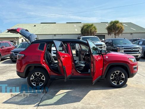Used 2018 Jeep Compass Trailhawk AWD/4WD image 19
