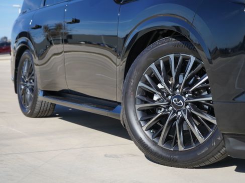 New 2026 INFINITI QX80 Autograph image 2