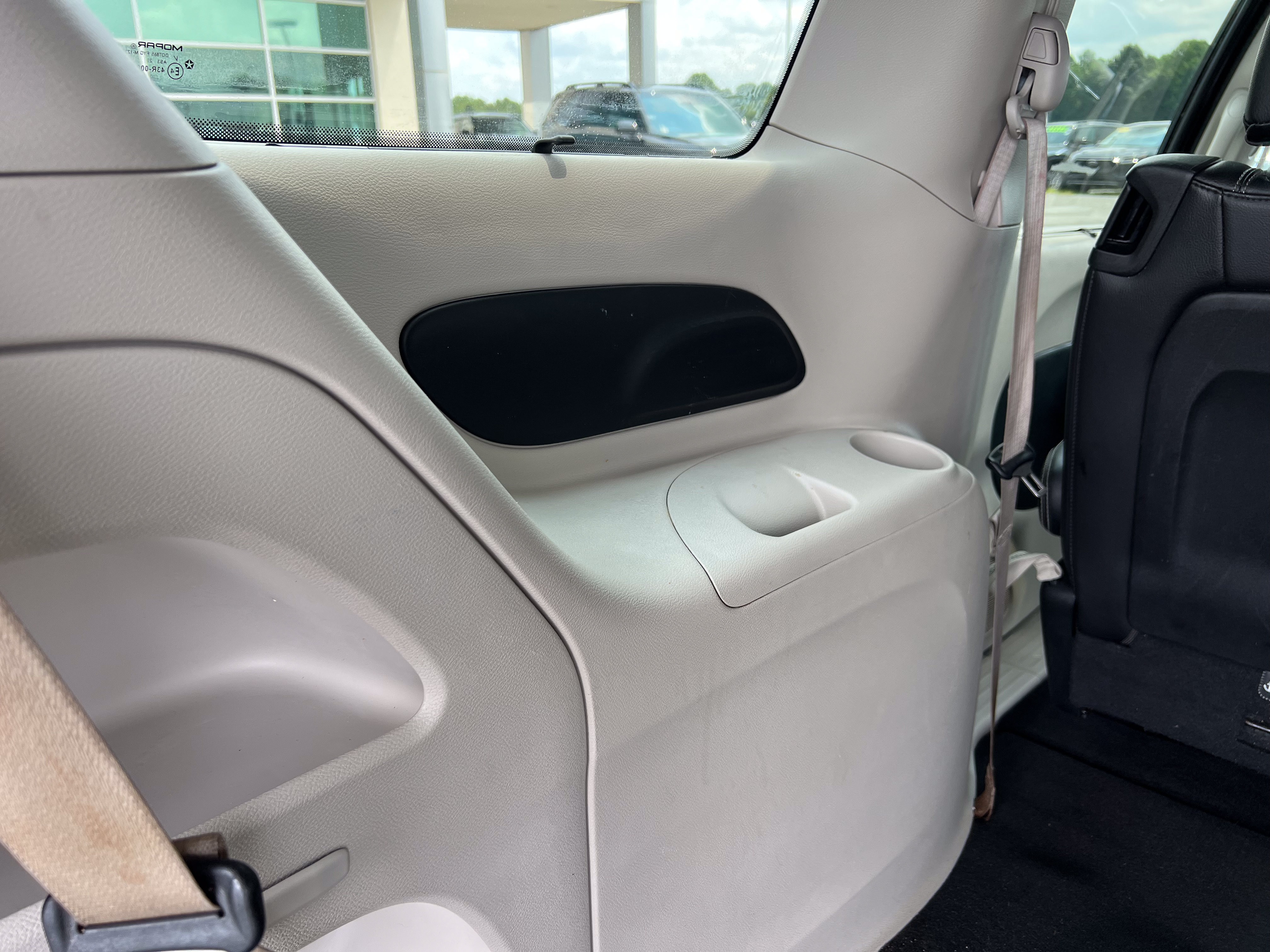 Used 2022 Chrysler Pacifica Touring-L FWD image 8