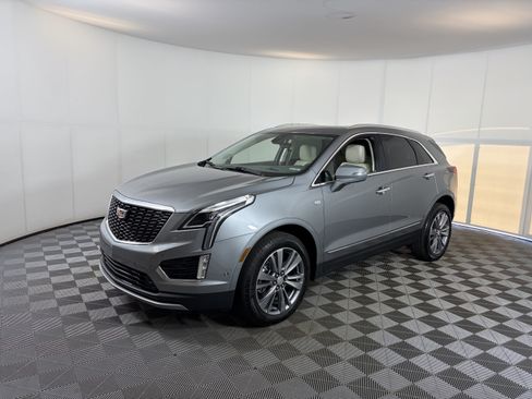 Certified 2024 Cadillac XT5 Premium Luxury w/ Technology Package AWD/4WD image 5