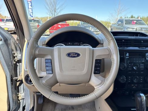 Used 2011 Ford Escape Limited w/ Class II Trailer Tow Pkg AWD/4WD image 16