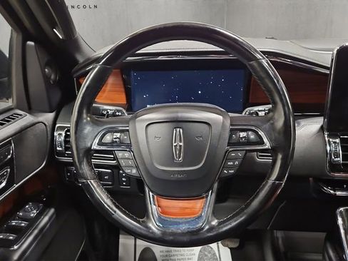 Used 2018 Lincoln Navigator L Reserve w/ Technology Package AWD/4WD image 14
