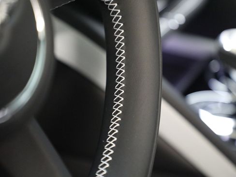 New 2025 Bentley Bentayga image 32