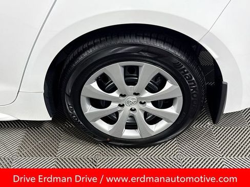 Certified 2025 Toyota Corolla LE image 4