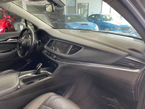 Used 2019 Buick Enclave Essence image 36