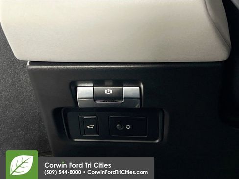 Used 2020 Land Rover Range Rover Evoque First Edition image 19