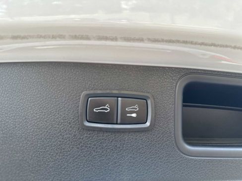 Used 2018 Porsche Macan S image 24