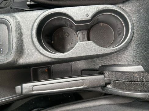 Used 2018 Jeep Wrangler Unlimited Sahara image 28