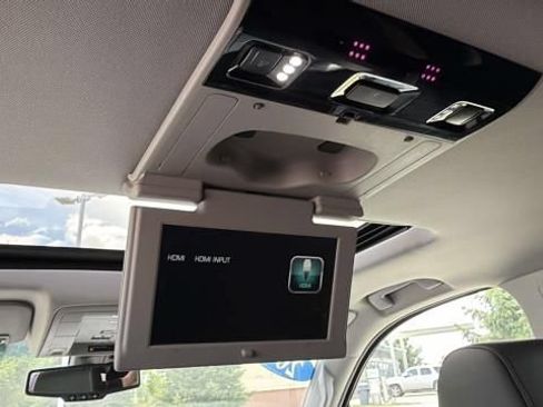 Used 2018 Chevrolet Tahoe LT AWD/4WD image 26
