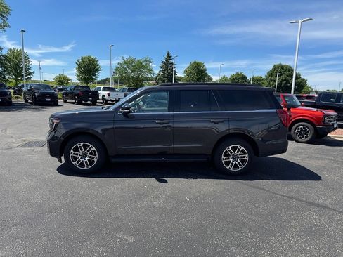 Certified 2025 Ford Expedition Active AWD/4WD image 4