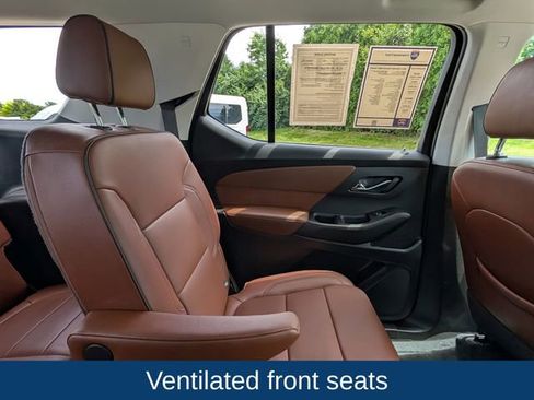 Used 2021 Chevrolet Traverse High Country FWD image 36