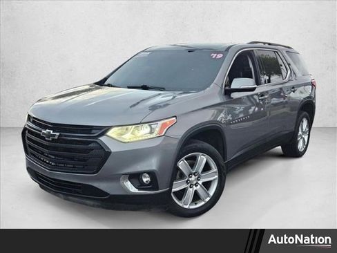 Used 2019 Chevrolet Traverse LT w/ LPO, Black Accent Package image 1
