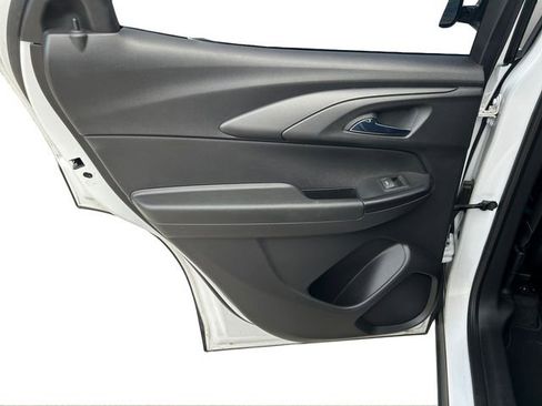 Used 2021 Chevrolet TrailBlazer RS w/ Sun and Liftgate Package image 17