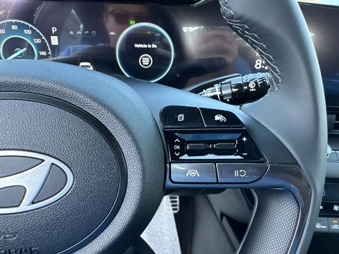 New 2025 Hyundai Elantra SEL image 15