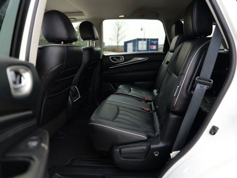 Used 2019 INFINITI QX60 Luxe w/ Essential Package image 29