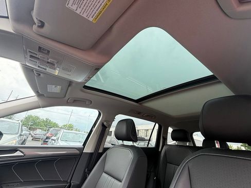 Used 2022 Volkswagen Tiguan SE AWD/4WD image 5