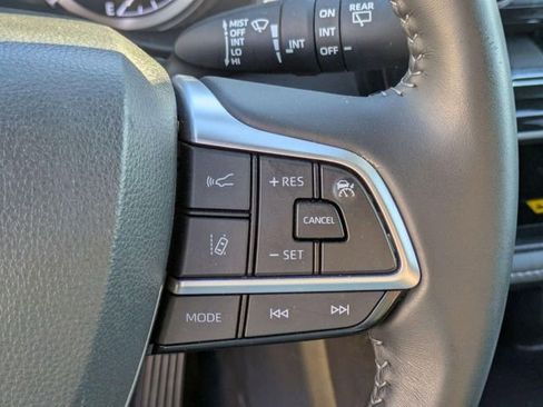 Used 2024 Toyota Highlander XLE image 16