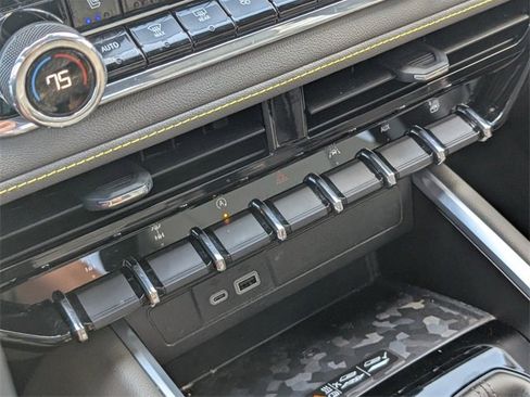 Certified 2024 Chevrolet Colorado ZR2 w/ ZR2 Convenience Package III image 24