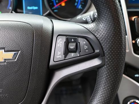Used 2015 Chevrolet Cruze LS image 24