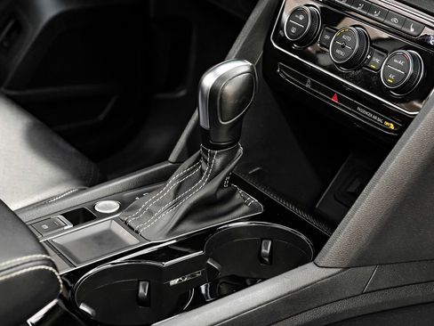 Used 2021 Volkswagen Atlas Cross Sport SEL R-Line w/ Cross Sport MDO Package image 23