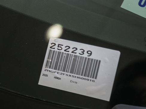 Used 2025 Honda Civic Sport image 31
