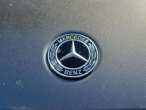 Used 2023 Mercedes-Benz GLB 250 4MATIC w/ Premium Package image 6