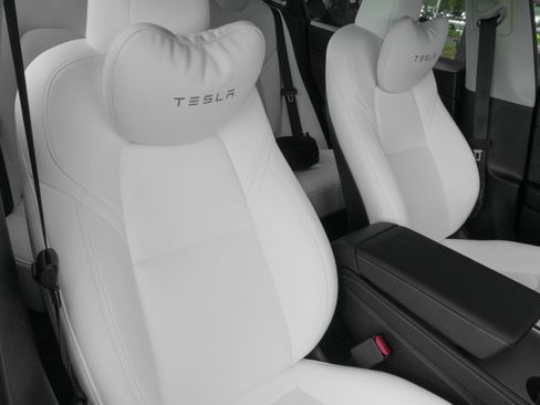 Used 2023 Tesla Model 3 Standard Range RWD image 13