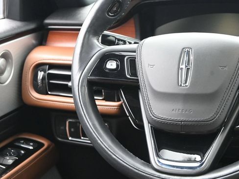 Used 2020 Lincoln Aviator Reserve w/ Equipment Group 202A AWD/4WD image 25