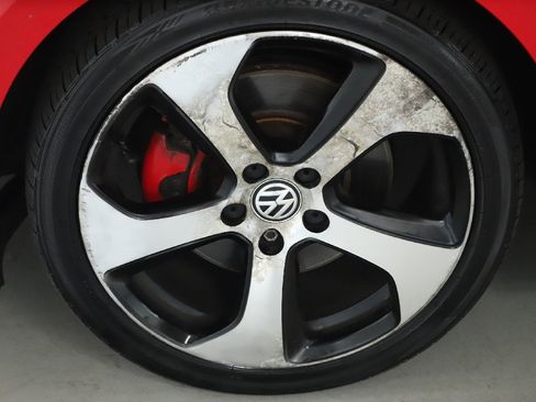 Used 2015 Volkswagen GTI SE image 33