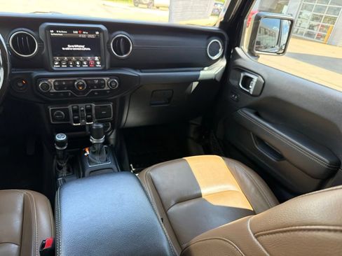 Used 2021 Jeep Wrangler Unlimited Sahara w/ Cold Weather Group AWD/4WD image 22
