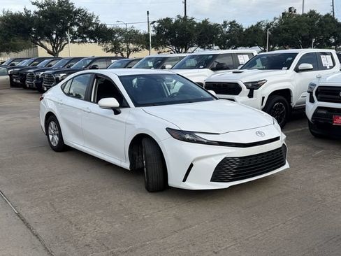Used 2026 Toyota Camry LE FWD image 3