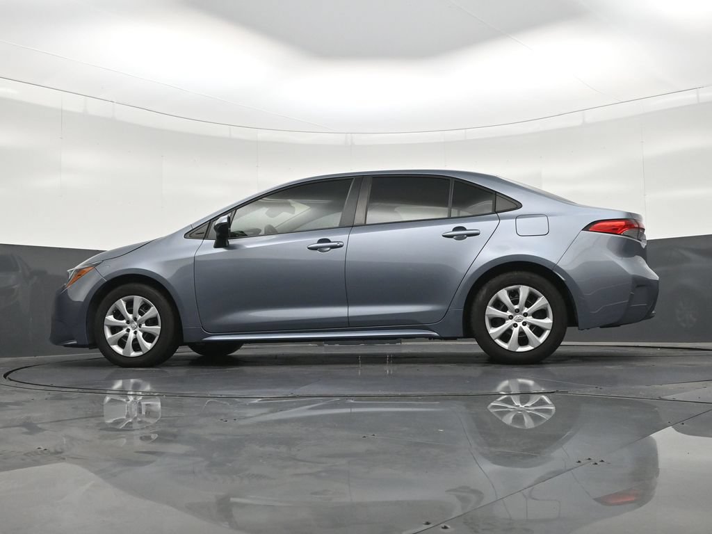 Used 2020 Toyota Corolla LE FWD image 25