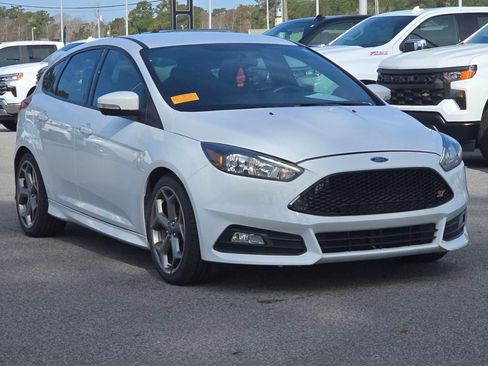 Used 2018 Ford Focus ST image 1
