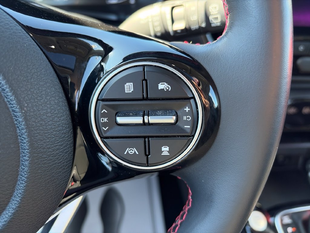 Used 2025 Kia Soul GT-Line w/ GT-Line Technology Package FWD image 12