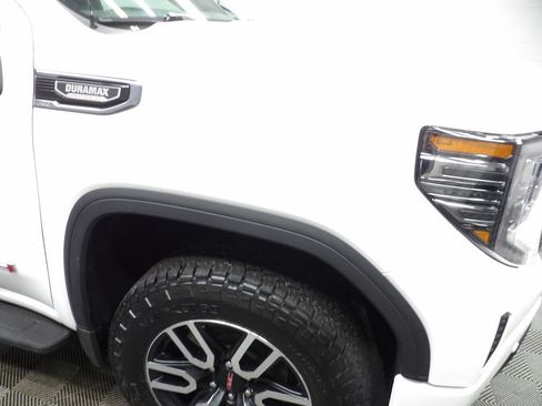Used 2025 GMC Sierra 1500 AT4 w/ Technology Package AWD/4WD image 39