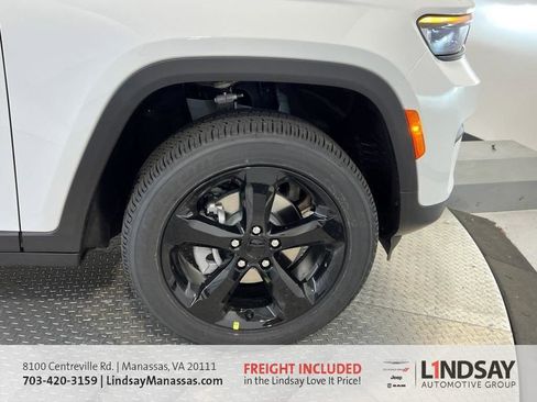 New 2025 Jeep Grand Cherokee Altitude image 11