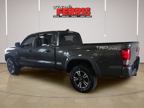 Used 2016 Toyota Tacoma TRD Sport w/ Towing Package AWD/4WD image 7