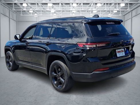 Used 2023 Jeep Grand Cherokee L Limited w/ Black Appearance Package AWD/4WD image 7