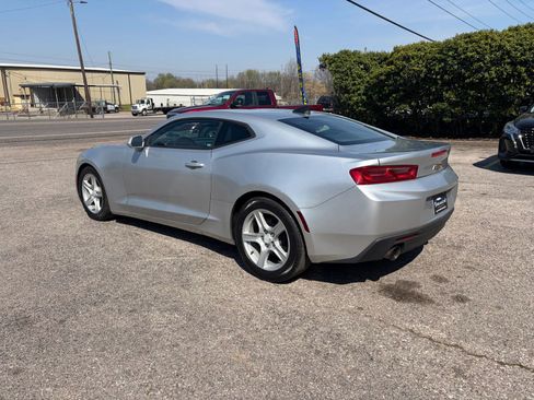Used 2017 Chevrolet Camaro LT RWD image 8